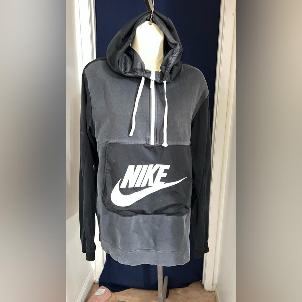 Nike Medium black hoodie
